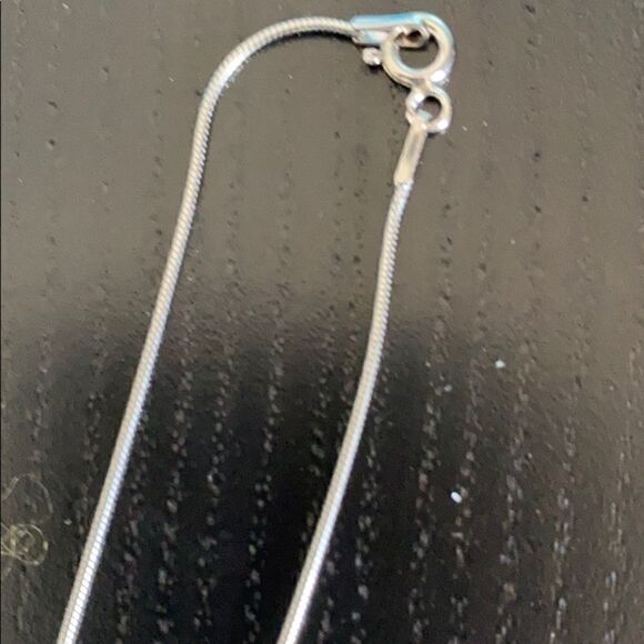 NIB Starfish silver tone necklace with pendant - Picture 3 of 5